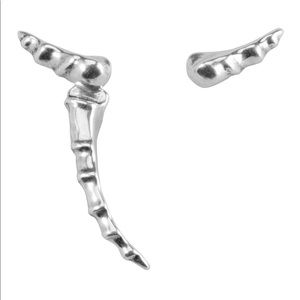 UNOde50 | CHEROKEE Silver Plated Metal Earring NWT